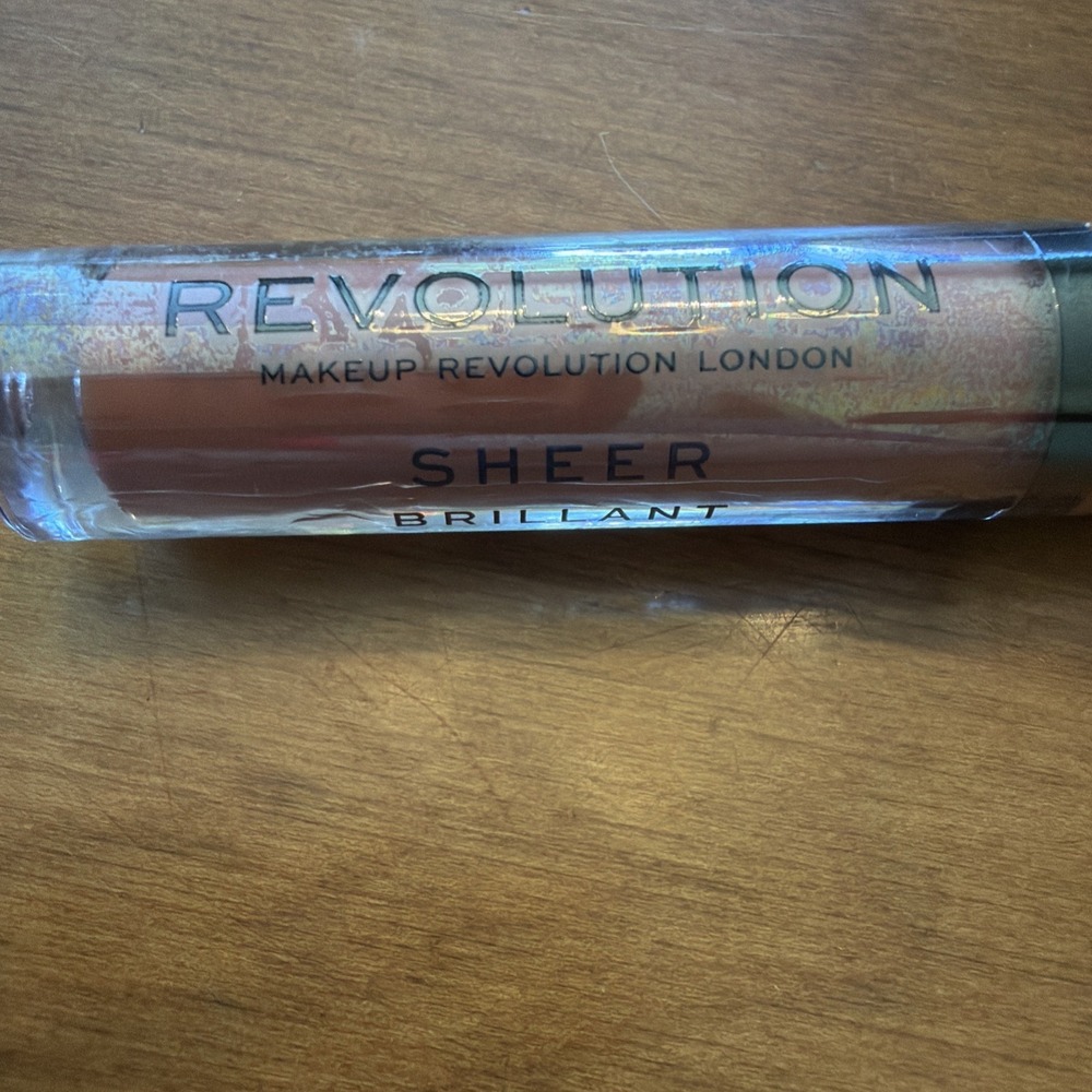 NEW Revolution Sheer Brilliant Lip Gloss,‎ Sheer Attraction #105 - Picture 2 of 5